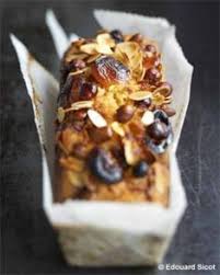 Cake Au Rhum Et Aux Fruits Secs Pour 6 Personnes Recettes Elle A Table Recette Idee Recette Recette Cake Gateau Savoureux