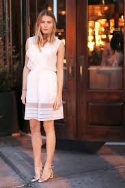 Search a wide range of information from across the web with superdealsearch.com Romantic Dressing Tips How To Know If You Have Romantic Style