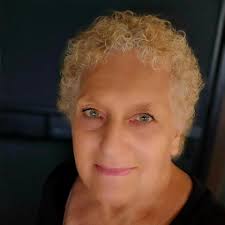 Anyone grow up On Naubuc Ave or there about?