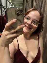 Elisha Pierce's Instagram, Twitter & Facebook