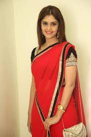 Plnoštihle ženy účesy pro plnoštíhlé : Indian Hot Actress Surabhi Hip Navel Show In Transparent Red Saree Tollywood Boost
