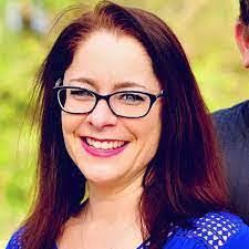 Lori Steckler's Instagram, Twitter & Facebook