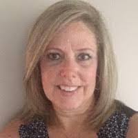 Aileen Comer's Instagram, Twitter & Facebook