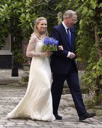 Alice didn't actually wear a tiara to her royal wedding to prince henry, duke of gloucester. Royal Family Duchess Of Gloucester Tiaras Revealed Express Co Uk