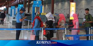 Terlepas dari banyaknya pro kontra menyoal pp no 78/2015 ini, nilai yang sudah ditetapkan haruslah dijalankan oleh semua pengusaha dan perusahaan dalam menggaji karyawannya. Masa Sulit Sejumlah Pekerja Di Bandara Soetta Dirumahkan Tanpa Gaji Karena Wabah Corona Halaman All Kompas Com