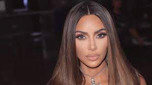 Magical, meaningful items you can't find anywhere else. Kim Kardashian Sports Chunky 90s Highlights In New Kkw Beauty Campaign Photos Allure