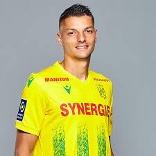 Supporter vendéen du fc nantes passionné par le football offensif ⚽ fan d'un certain sergio conceicão. Andrei Girotto Fc Nantes Ligue 1 Uber Eats