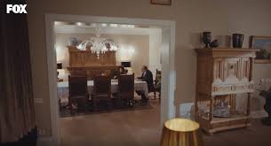 Kadin Dizisi Suat In Evi Ev Dekorasyon Mobilya Yemekodasi Yemekmasasi Mobilya Ev Dekoru Evler