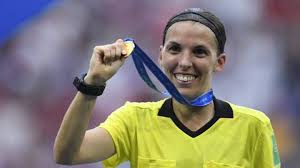 P or primera vez desde que llegó al chelsea, christian pulisic será titular en un partido oficial. Historico Una Mujer Arbitrara La Supercopa De Europa As Com