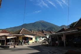 Beberapa siaran tv di bawah ini menampilkan acara dengan genre yang beragam, mulai dari musik, religi, agama, hiburan, berita, film, sinetron, kuis, otomotif dll. Terpikat Pesona Gunung Ciremai Gunung Tertinggi Di Jawa Barat Halaman All Kompas Com