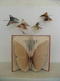 Das prinzip ist im grunde einfach. Book Sculpture Butterfly Folded Book Art Book Sculpture Book Crafts
