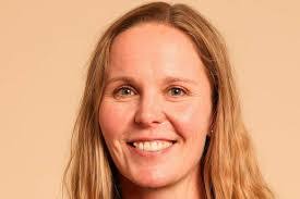 Melissa Pifer's Instagram, Twitter & Facebook