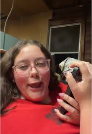 stuckinthemiddlewithus (@stuckinthemiddlewithus)