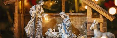 Les santons le blog de la famille t et crèche de charme en chêne belle normande, fait main avec éclairage. Chemin De Creches 2019 Creez Votre Propre Parcours Diocese De Lyon