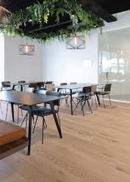 Our prefinished hardwood floors are 3/4 thick and manufactured to nwfa standards or better. Teramo Light And Natural White Oak Hardwood Craft Floor