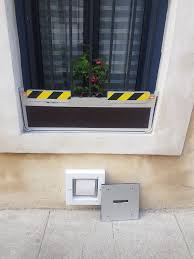 Toutes Les Ouvertures Peuvent Etre Protegees Des Inondations Par La Barriere Anti Inondation Colladeau Meme Les Grilles De Ventilation Les Garage Fenetre Eau
