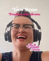 Lynette Harding's Instagram, Twitter & Facebook