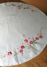 Vintage Embroidery Tablelcoth Centerpiece Doily Flower Border Hand Embroidery Designs Vintage Embroidery Vintage Linen Tablecloths