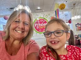 What are some kid-friendly restaurants near the zoo in Jacksonville?