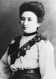 Twenty years earlier, rosa's political the historical rosa luxemburg was short (about five feet, 150 cm), had dark brown eyes and a. Rosa Luxemburg Wikipedia