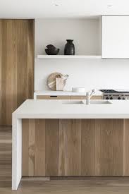 Belle Association Entre Le Bois Et Le Blanc Http Www M Habitat Fr Amenagement Ilo White Wood Kitchens Contemporary Kitchen Inspiration Modern Kitchen Design
