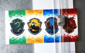 90 frische ideen zum lesezeichen selber machen für. Free Printable Harry Potter Hogwarts House Bookmarks Artsy Fartsy Mama