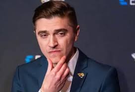 Neil Stratton] The Los Angeles-to-Jacksonville Express rolls