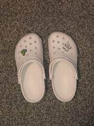 Como poner los pines en crocs lite rite / how to install pins / jibbitz on crocs lite rite Can You Put Jibbitz In Fuzzy Crocs Off 65 Online Shopping Site For Fashion Lifestyle