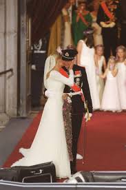 The World Was Watching When Mette Marit Tjessem Hoiby Said I Do To Crown Prince Haakon In 2001 And Became Royal Wedding Dress Royal Weddings Royal Marriage