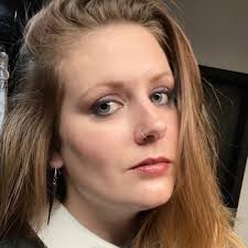 Larissa Herbert's Instagram, Twitter & Facebook