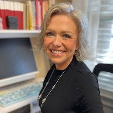 Rachel Mcdermott's Instagram, Twitter & Facebook