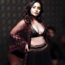 Srijla Guha: শরীরে শুধু ডেনিম জ্যাকেট! সৃজলার বোল্ড ছবিতে মন মজেছে  নেটিজেনদের - Television - Aaj Tak Bangla