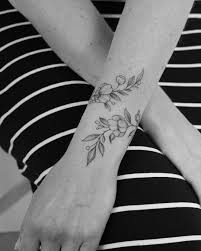 Maybe you would like to learn more about one of these? Minnie On Instagram Cute Floral Wrap Floraltattoo Flowertattoo Wristtattoo Flower Wrist Tattoos Wrap Around Wrist Tattoos Tattoos For Women Flowers