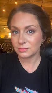 Athens highlighter shade for summer makeup