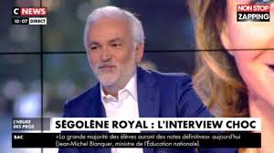 Pascal praud est le fils d'un commercial en fournitures de bureau. Bac 2019 Pascal Praud Apprend En Direct Que Sa Fille A Son Diplome Video Sur Orange Videos