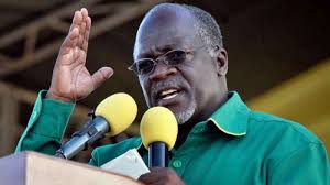 Rais wa jamuhuri ya muungano wa tanzania muheshimiwa dr.john pombe magufuli akiwa na mkewe mama janeth magufuli leo tarehe. Qeycgf3bka0xkm