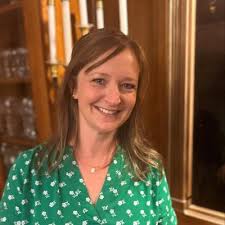 Shannon Schlueter's Instagram, Twitter & Facebook