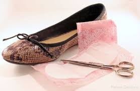 How To Fix Shoes That Are Too Big Diy Shoe Inserts Fynes Designs Shoes Too Big Diy Heels Diy Shoes
