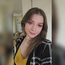 Loving how my makeup turned out today😍🥰💖 #transandproud #transwoman  #transmakeup #pinkmakeuplook #mtfmakeup #transisbeautiful  #transwomanandproud #yellowdress #cutcrease