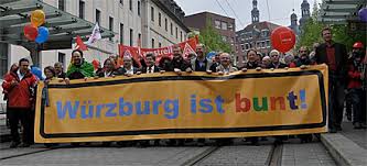 Würzburg ist bunt, nicht braun. Ein Wunderbares Bild 8 000 Menschen Gegen Nazis In Wurzburg Belltower News