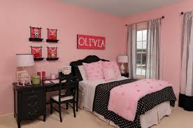 Decorate your bedroom mirror with faux flowers. 18 Amazing Pink Bedroom Design Ideas For Teenage Girls