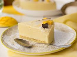 Acquistate anche del gelato già pronto oppure potete prepararlo con la gelatiera, al gusto preferito. Ricetta Torta Gelato Al Mango E Cocco Dolcidee