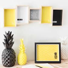 Statuette Ananas En Porcelaine Jaune H 24 Cm Living Room Colors Decor Home Decor