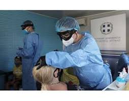 Τα επιδημιολογικά δεδομένα δεν αφήνουν πλέον κανένα περιθώριο εφησυχασμού, με νέα μέτρα να είναι πλέον προ των πυλών. Ta Epomena Eikositetrawra Deixnoyn An 8a Ypar3oyn Nea Metra Sthn Attikh