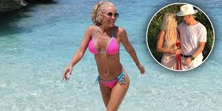 The actor was in a dressing room, apparently in the middle of kissing his wife jenny mccarthy when the. Jenny Mccarthy Donnie Wahlberg Renew Their Wedding Vows