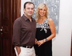 José alberto carvalho made a rare share on social networks, where he showed himself indignant at the situation his daughter is experiencing. Caras Marta Atalaya E Jose Alberto Carvalho Encantados Com A Filha Mais Nova Maria