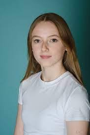 Leslie Burgett's Instagram, Twitter & Facebook