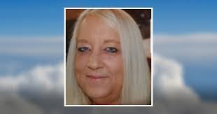 Lynn Litton's Instagram, Twitter & Facebook