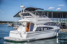 Our austin airport guide contains information about airport lounges, wifi, nearby hotels, hours of operation, facilities and things to do on a layover. Best Lake Travis Boat Rentals