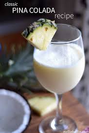 How To Make A Classic Pina Colada An Easy Basic Recipe That Is The Start Of The Best Pina Colada Classic Cocktai Recette De Pina Colada Idee Recette Recette